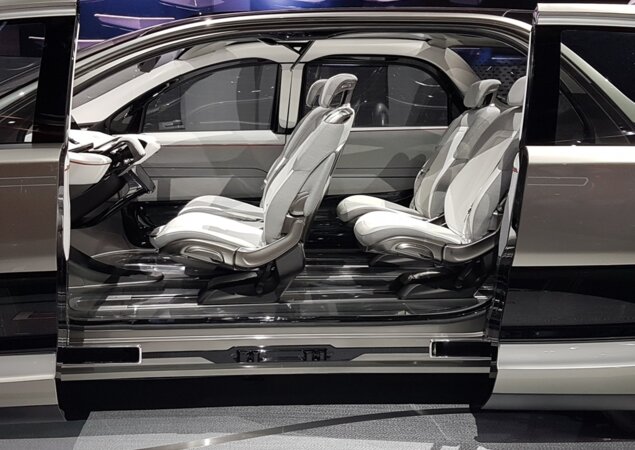 Chrysler Portal: conceito futurista que estreou há poucos dias na CES tem sistema que identifica o rosto do motorista