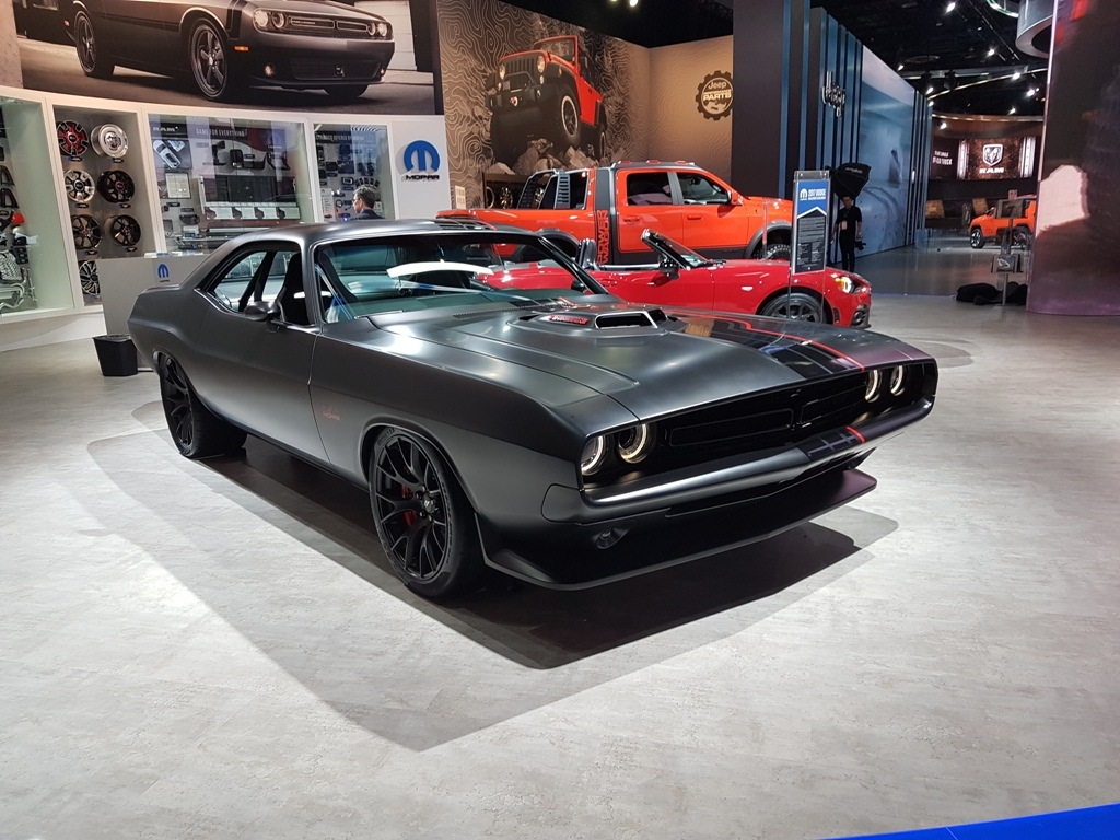 Dodge Challenger Shakedown: versão personalizada pela Mopar tem motor 6.4 Hemi com 485 cv