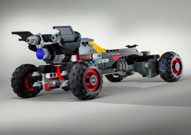 Foram usadas ao todo 344.187 peças de Lego
