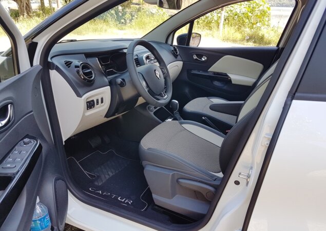 Acabamento é simples, mas pode ser adquirido em dois tons como no carro das fotos