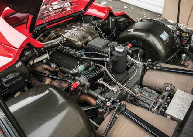 Motor é um 4.7 V12 de 520 cv