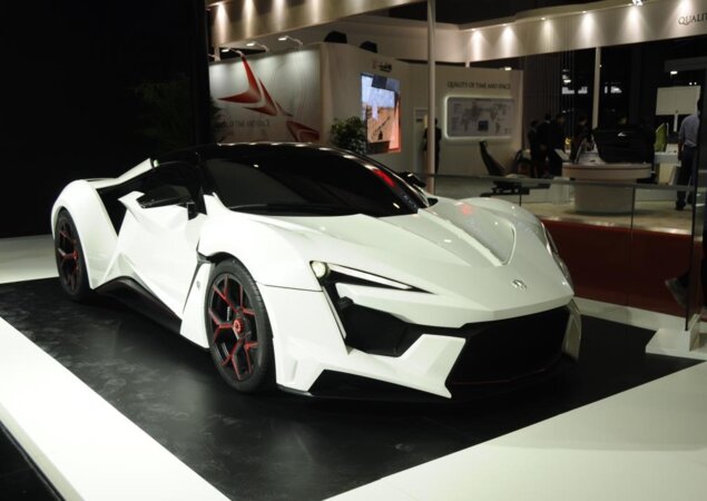 W Motors Fenyr Supersport