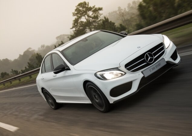 Mercedes C300 Sport chega custando R$ 242.900