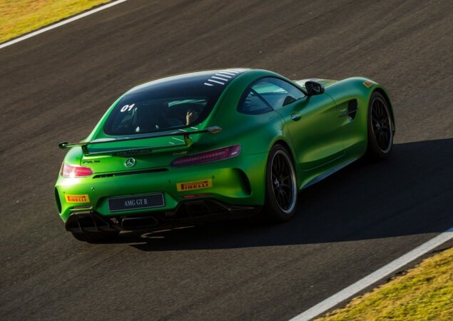 Motor é um 4.0 V8 biturbo de 585 cv