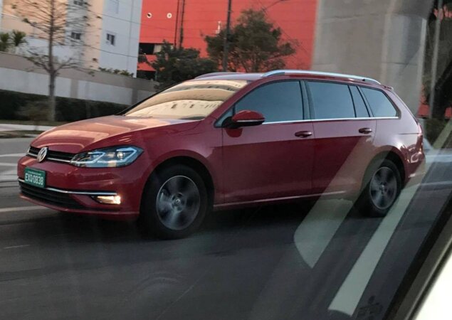 Faróis tem novo esquema de iluminação e LEDs integrados à grade frontal