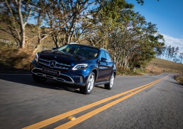 Na linha 2018, o Mercedes GLA custa a partir de R$ 158.900
