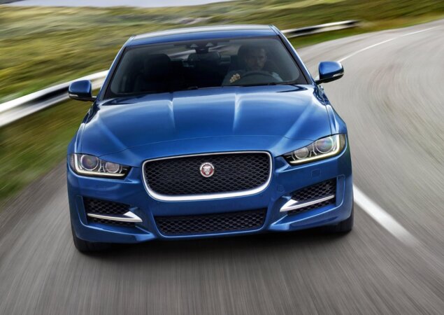 Jaguar XE chega à linha 2018