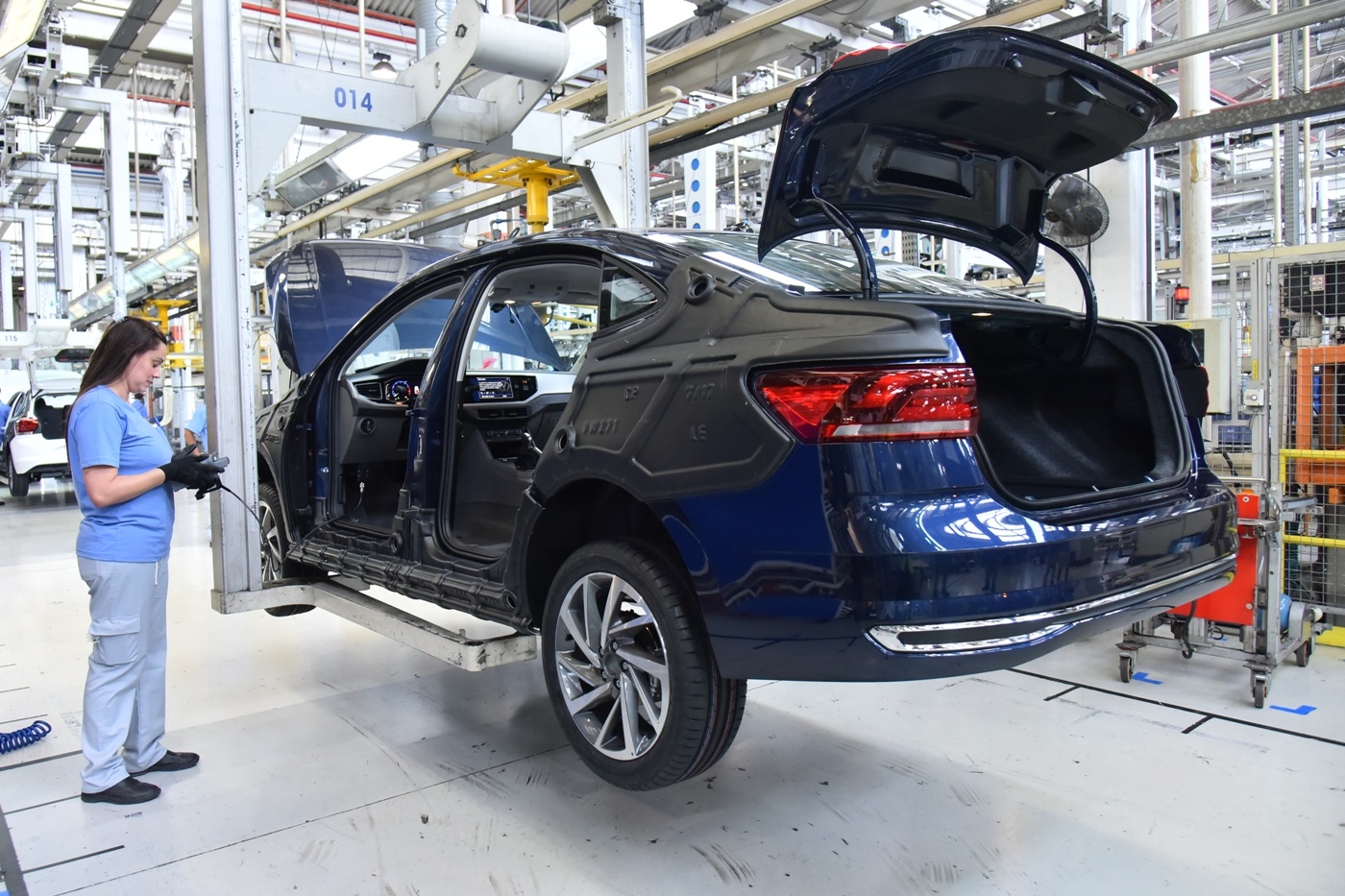 Sedã derivado do Polo começa a ser produzido no Brasil