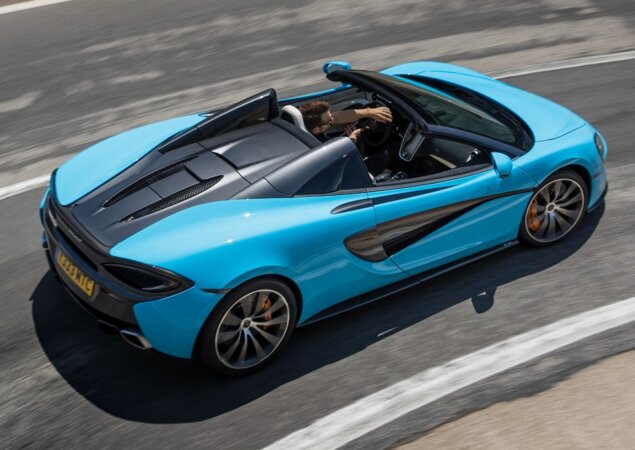 Motor V8 biturbo tem 570 cv