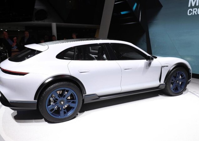 Porsche Mission E Cross Turismo