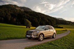 Mercedes ML desembarca no Brasil por R$ 335 mil