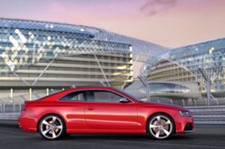 Audi traz o RS 5 Coupé para o Brasil