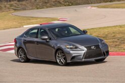 Lexus apresenta novo IS, que virá ao Brasil