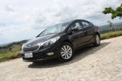 Cerato entra com peso na briga dos médios