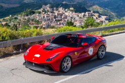 Ferrari revela nova TRS F12