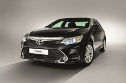 Toyota Camry reestilizado está à venda no Brasil