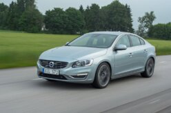 S60 e V60 ganham versões mais em conta