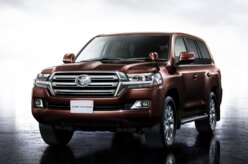 Toyota exibe novo Land Cruiser no Japão