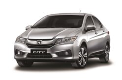 Honda City fica mais equipado na linha 2016