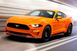 Ford revela Mustang reestilizado e aposenta o motor V6