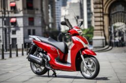 Honda SH300i 2017 está com preço R$ 2.600 mais barato