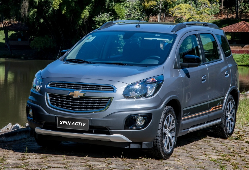 Chevrolet Spin chega à linha 2018 com MyLink atualizado