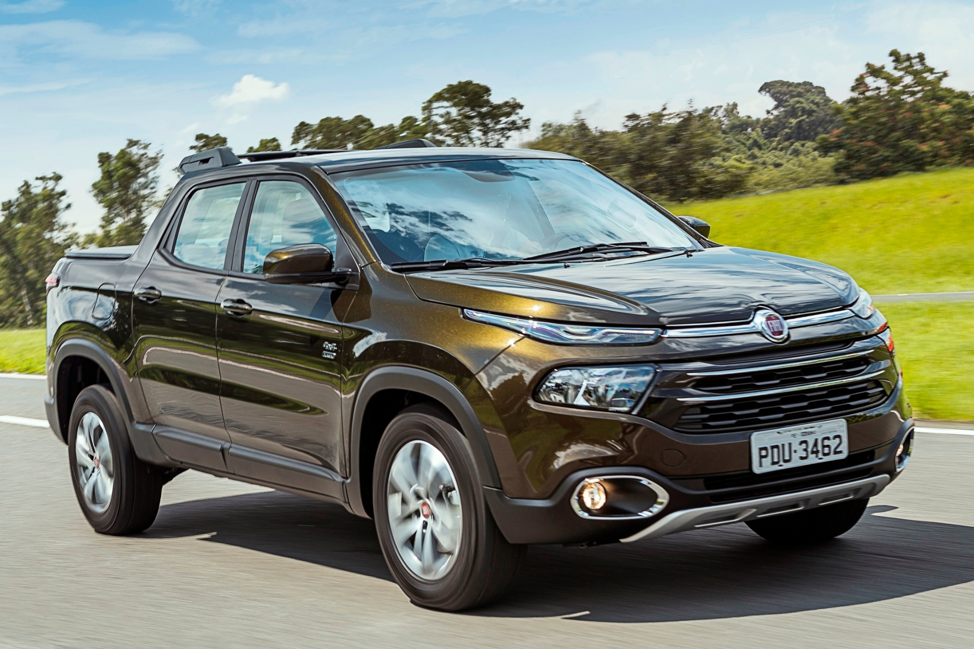 Toro 2018 fica mais cara e ganha nova versão automática