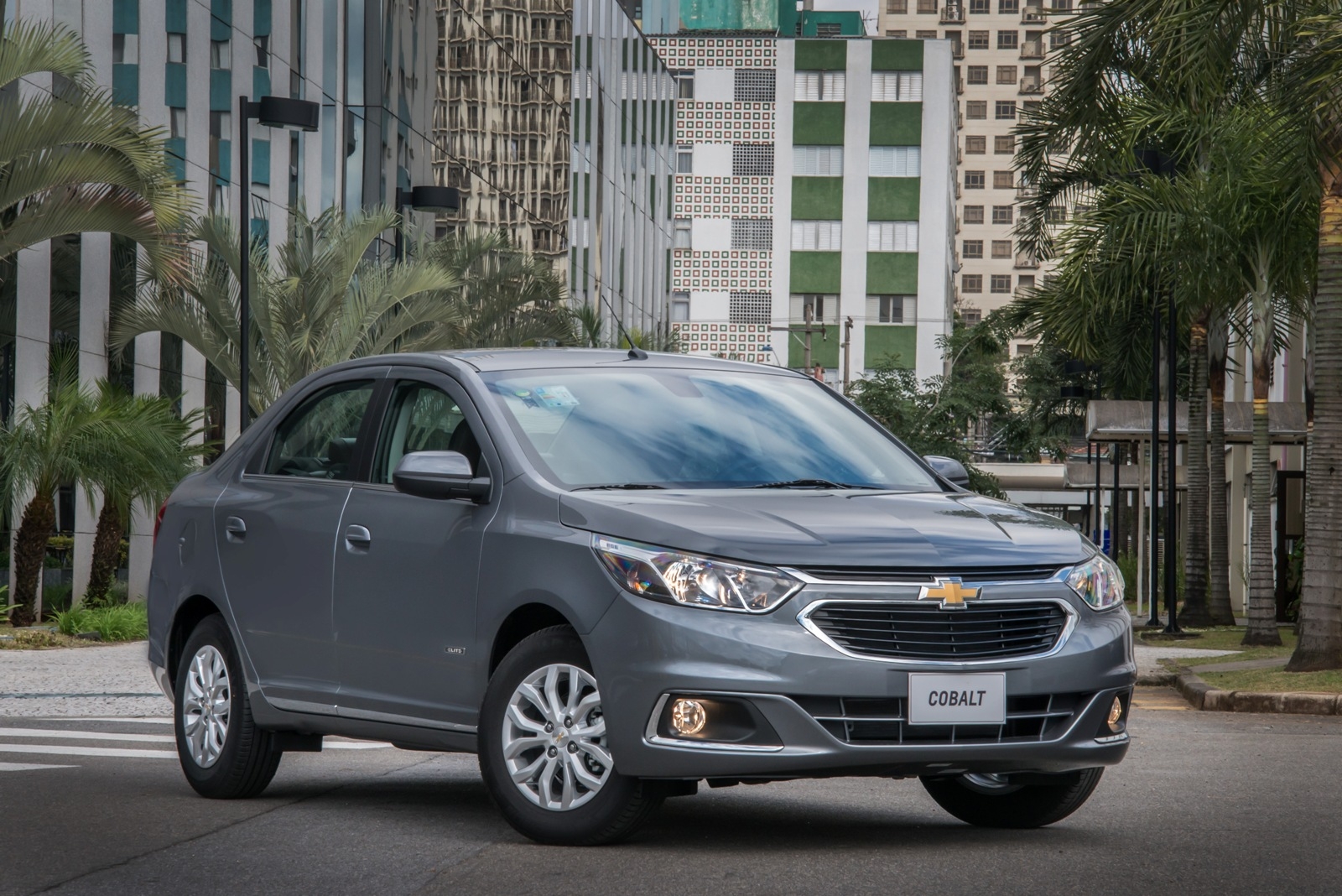 Chevrolet Cobalt 2018 ganha itens de segurança e nova cor
