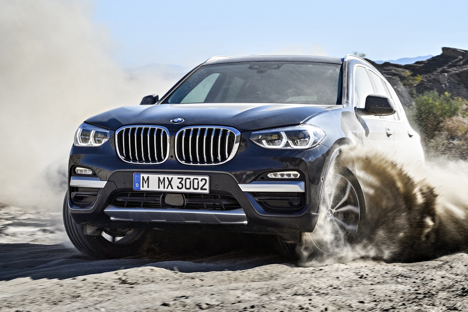 Nova geração do BMW X3 é apresentada com direito a versão M