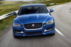 Jaguar XE 2018 ganha novos motores e parte de R$ 225.500