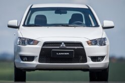 Mitsubishi Lancer muda versões e parte agora de R$ 74.990