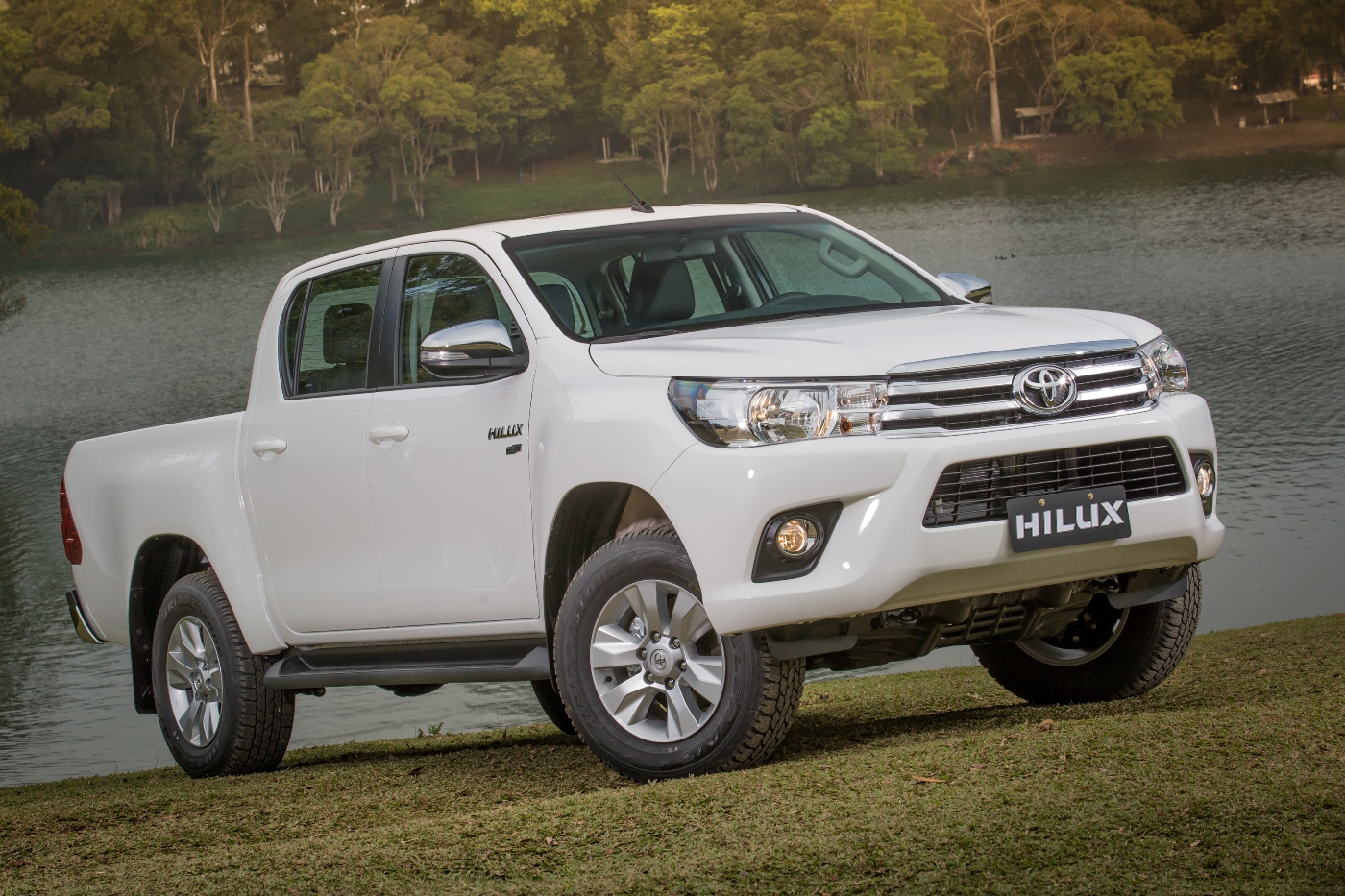 Toyota Hilux SR Diesel 4X4 Automática volta por R$ 156.970