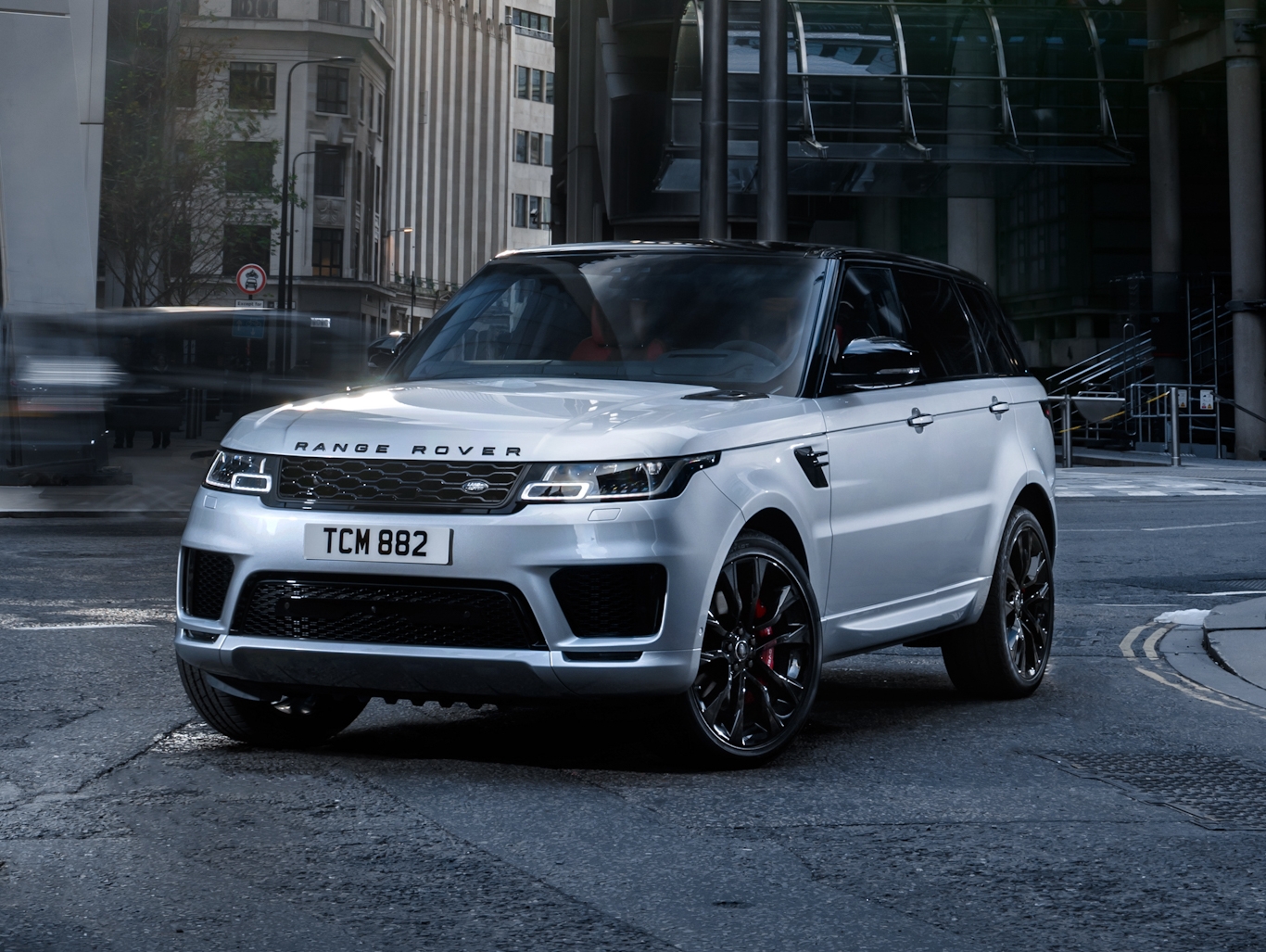 Range Rover Sport ganha motor gasolina com consumo de diesel