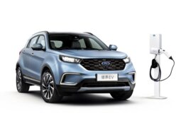 Cotado para o Brasil, Ford Territory ganha versão elétrica